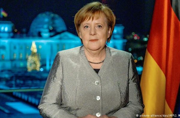 جمہوریت تو تبدیلی سے ہی پھلتی پھولتی ہے، میرکل کا سال نو کا پیغام