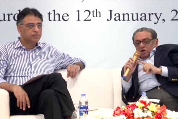 گیس بحران، ٹیکس معاملات: کراچی کے تاجر وزیرخزانہ کے سامنے پھٹ پڑے