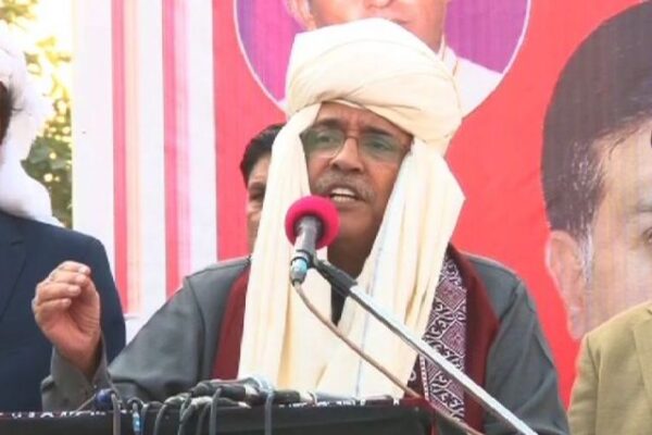 مسٹر زرداری، پاکستان پر بھاری