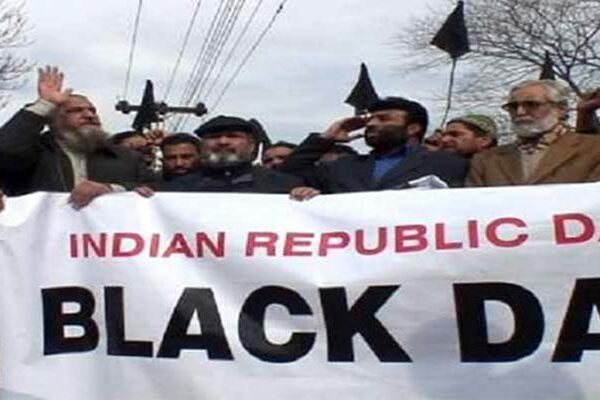 بھارت کے یوم جمہوریہ پر مقبوضہ وادی میں یوم سیاہ، 2 کشمیری شہید