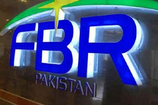ملک میں آبادی کا ایک فیصد لوگ بھی ٹیکس نہیں دیتے: ایف بی آر