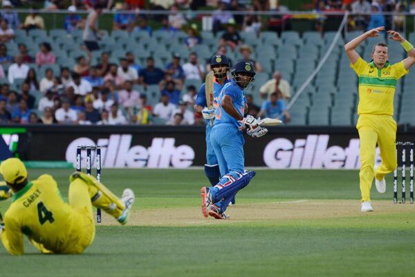 بھارت نے آسٹریلیا کو دوسرے ون ڈے میں 6 وکٹوں سے شکست دے دی