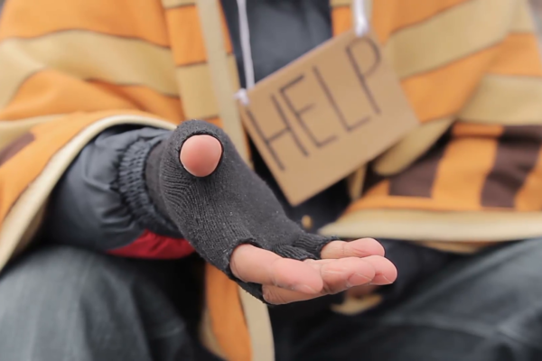 غریب طبقے کی مدد کرنا ہماری ذمہ داری