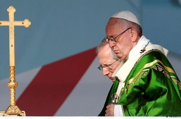 گناہوں سے چرچ زخمی ہوا، پوپ فرانسس