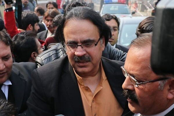 سپریم کورٹ کا اینکر شاہد مسعود کو ضمانت پر رہا کرنے کا حکم