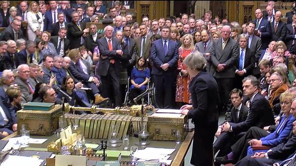 دارالعوام میں بریگزٹ ڈیل پر تاریخی شکست کے بعد تھریزا مے کو تحریکِ عدم اعتماد کا سامنا