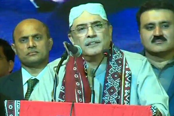 18 ویں ترمیم پر ڈاکہ پڑتا نظر آرہا ہے لیکن ہم اپنے حق کیلئے لڑیں گے، زرداری