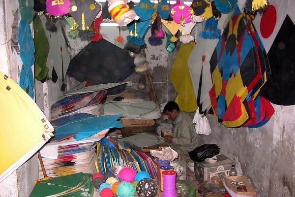 گلے کاٹتی ڈور اور غیر محرم سے محبت کا اظہار