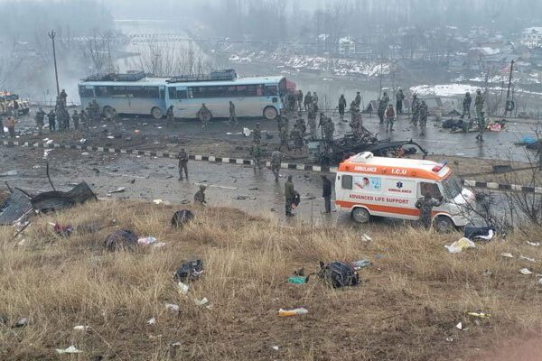 مقبوضہ کشمیر میں کار بم دھماکا، 42 بھارتی فوجی ہلاک