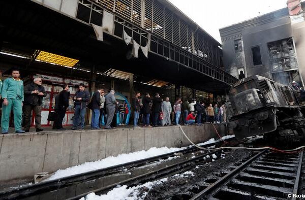 ٹرین حادثہ، مصر کے وزیر برائے ٹرانسپورٹ مستعفی
