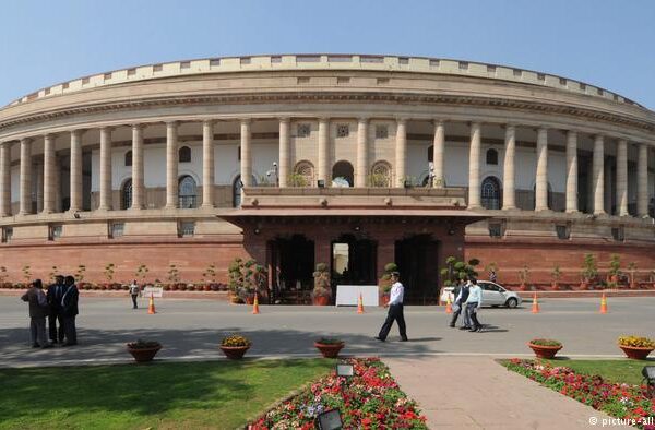 نیا بھارتی بجٹ یا مودی کے انتخابی مہم؟