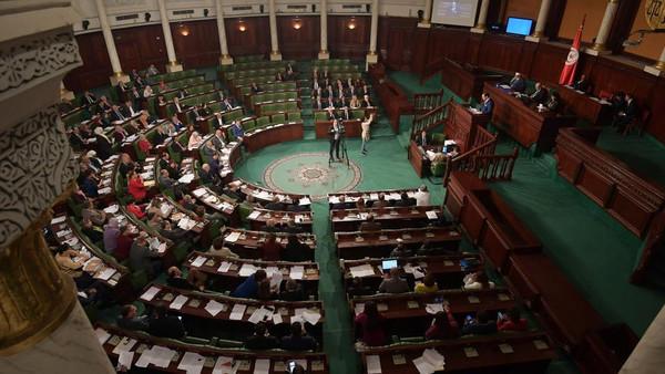 تیونس : “اسلامی شناخت” نے پارلیمنٹ کو تقسیم کر دیا