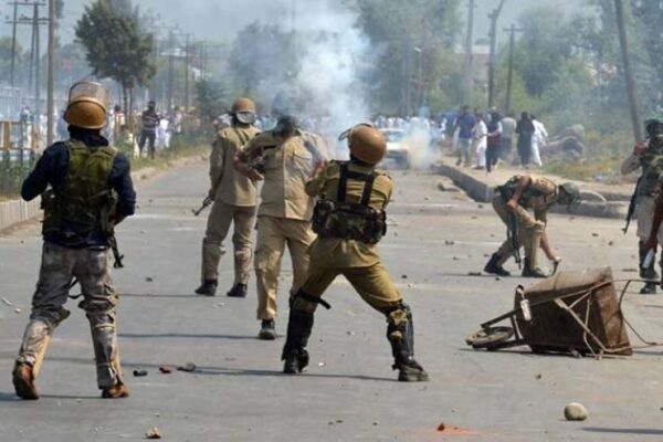 لہو لہو مسلمان کشمیری