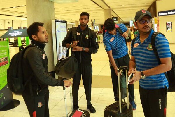 کرائسٹ چرچ حملے میں محفوظ رہنے والی بنگلا دیشی ٹیم واپس وطن پہنچ گئی