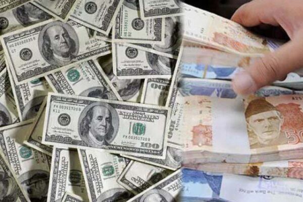 ڈالر کی نسبت روپے کی قدر غیر متوقع طور پر تنزلی کا شکار