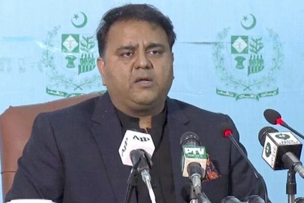 گیس بلز میں اضافے کی تحقیقات میں بڑے بڑے نام سامنے آئیں گے: فواد چوہدری