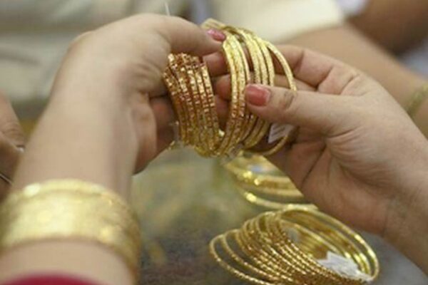 سونا 450 روپے فی تولہ سستا ہو گیا