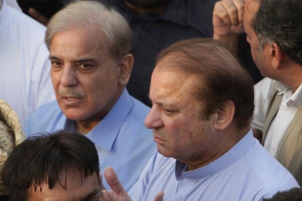 نواز شریف ضمانت پر رہائی کے بعد کوٹ لکھپت جیل سے جاتی امراء پہنچ گئے
