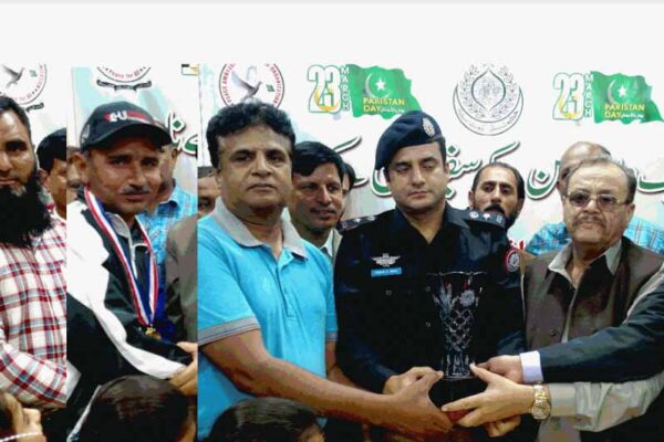 یوم پاکستان شوٹنگ بال ٹورنامنٹ راشد منہاس شہید الیون نے جیت لیا