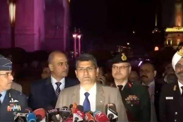 بھارتی مسلح افواج کے حکام صحافیوں کو پاکستان پر حملے کا ثبوت نہ دے سکے