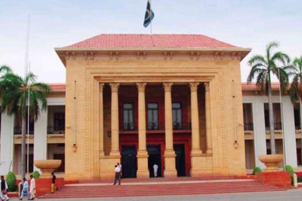 میڈیکل مفت: پنجاب اسمبلی نے سابق اراکین پر بھی نوازشات کی بارش کر دی