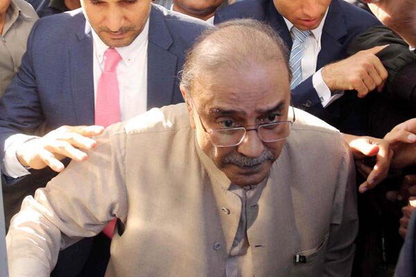پاکستان میں روز تجربے ہوتے ہیں، صدارتی نظام کے قائل نہیں: آصف علی زرداری
