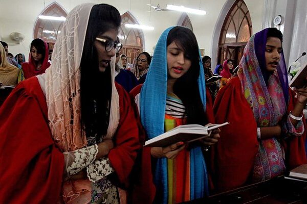 پاکستان سمیت دنیا بھر میں مسیحی برادری آج اپنا مذہبی تہوار ایسٹر منا رہی ہے