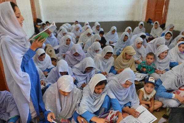 خیبرپختونخوا حکومت کی ‘اقراء فروغ تعلیم واؤچر اسکیم’ میں خورد برد کا انکشاف