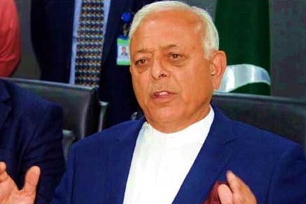 وفاقی وزیر غلام سرور نے وزارت کی تبدیلی کا فیصلہ قبول کر لیا