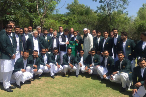 وزیراعظم عمران خان سے پی سی بی حکام اور قومی ٹیم کی ملاقات