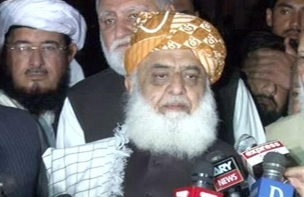 نواز شریف سے ملکی سنگین صورتحال پر بات ہوئی، زرداری سے بھی ملاقات ہو گی: فضل الرحمان