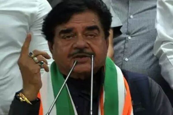 اداکار شتروگن سنہا کو قائد اعظم کی تعریف کرنا مہنگا پڑ گیا