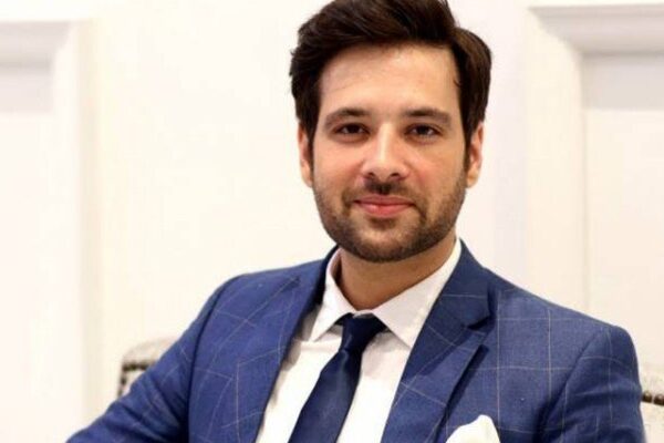 بالی ووڈ اداکاروں کو اکشے کمار سے امن کا سبق سیکھنا چاہیے، میکال ذوالفقار