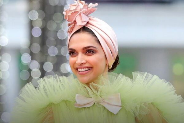 کانز فیسٹیول میں بالی وڈ اداکارہ دپیکا کے انوکھے انداز