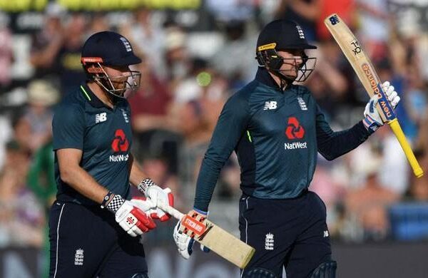 تیسرا ون ڈے: امام الحق سنچری رائیگاں، انگلینڈ نے 359 کا ہدف باآسانی حاصل کرلیا