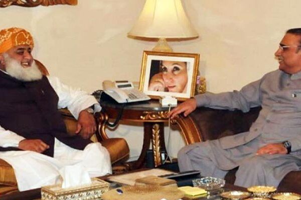 آصف زرداری اور فضل الرحمان نے حکومت کو ٹف ٹائم دینے کا فیصلہ کر لیا