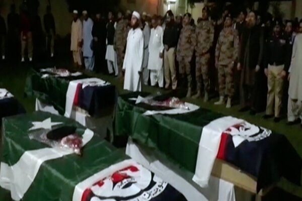 کوئٹہ دھماکے کے شہید چاروں اہلکاروں کی نماز جنازہ کے بعد میتیں ورثا کے حوالے