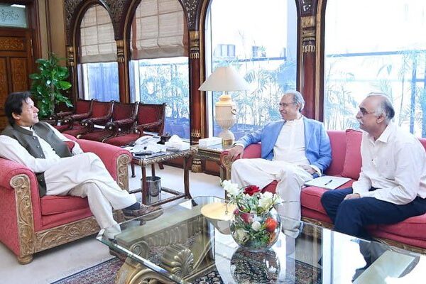 وزیراعظم عمران خان سے چیئرمین ایف بی آر شبر زیدی کی ملاقات