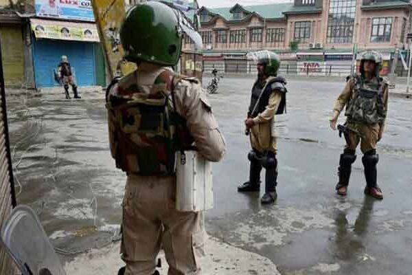 مقبوضہ کشمیر میں بھارتی فوج کی فائرنگ سے 2 کشمیری شہید