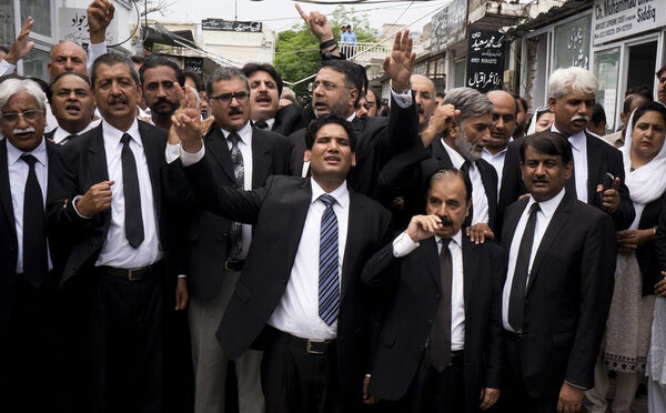وکلاء جدوجہد پر” جسٹس آف پیس“ کے اختیارات کی بحالی