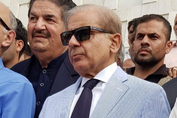 اپوزیشن لیڈر شہباز شریف نے پاکستان واپسی کا وقت بتا دیا