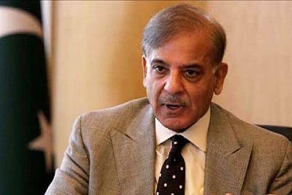 پاکستان آئی ایم ایف کے سامنے لیٹ گیا، یہ ہے عمران کا نیا پاکستان: شہباز شریف