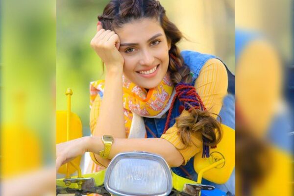 عائزہ خان کی ٹیلی فلم ’ویسپا گرل‘ کا ٹریلر جاری