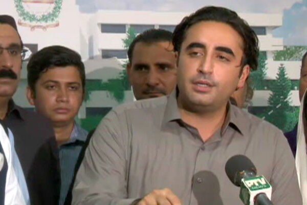 بلاول نے ضمنی انتخابات میں پولنگ اسٹیشن کے اندر فوج کی تعیناتی پر سوال اٹھا دیا
