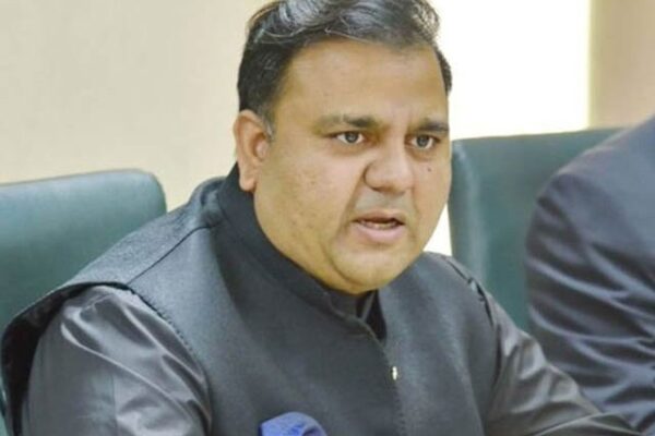عوام کوشش و پنج کی ضرورت نہیں، عید 5 جون کو ہی ہو گی، فواد چوہدری