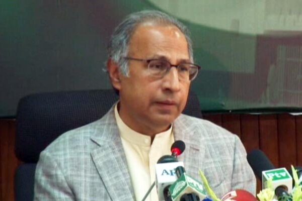 اہداف کے حصول کیلئے کچھ لوگوں کو ناراض کرنا ہوا تو تیار ہیں: مشیر خزانہ