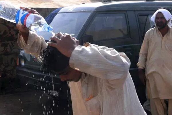 کراچی میں شدید گرمی، 17 جون تک ہیٹ ویو جیسی صورتحال رہے گی: محکمہ موسمیات
