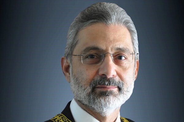 اعلیٰ عدلیہ کے 2 ججز کیخلاف صدارتی ریفرنس: سپریم جوڈیشل کونسل کا اجلاس ختم