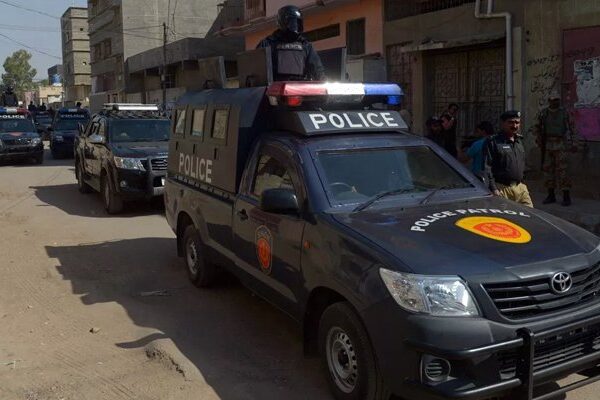 کراچی کے علاقے اورنگی ٹاؤن میں 2 پولیس اہلکاروں کی ٹارگٹ کلنگ