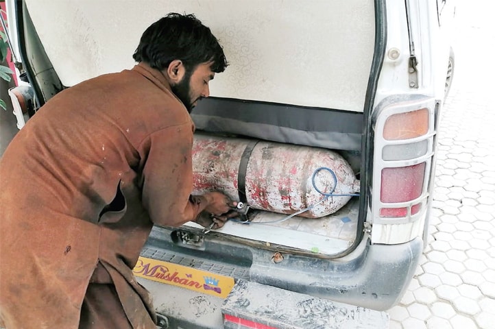Passenger Vehicles - Gas Cylinders